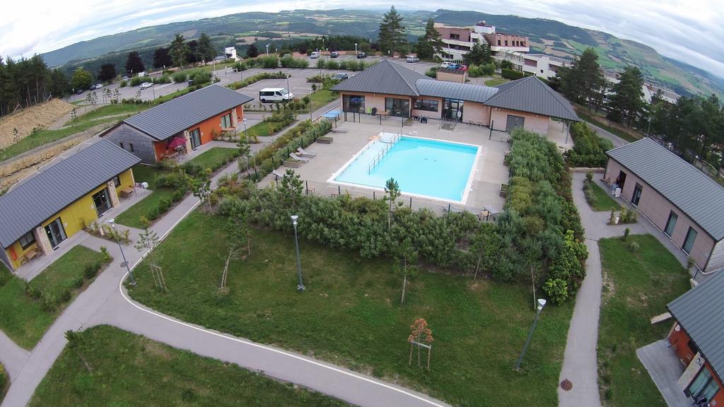 L EAU ZERE - BALNEO
